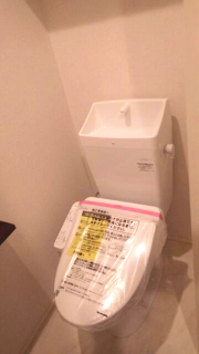 トイレ　清潔感のあるトイレです