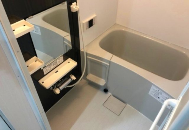 バス・シャワールーム　※別部屋参考写真