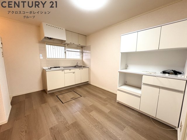 居室・リビング　窓があって換気がしやすいです☆