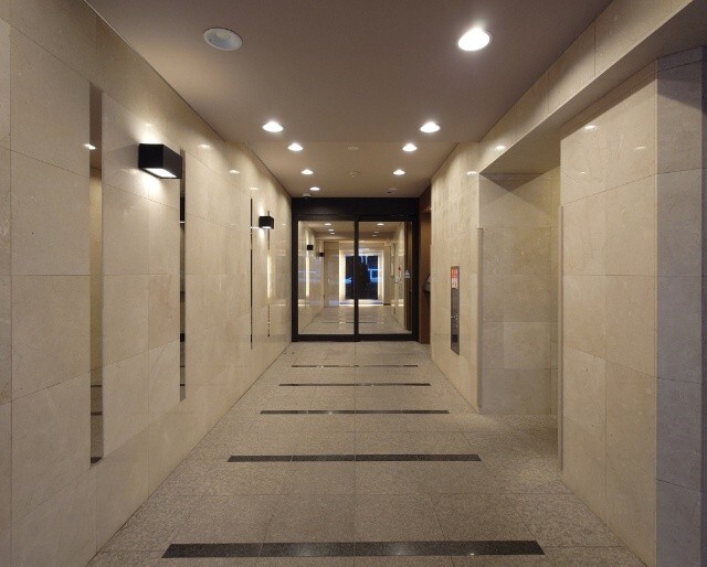 ロビー　オートロック完備