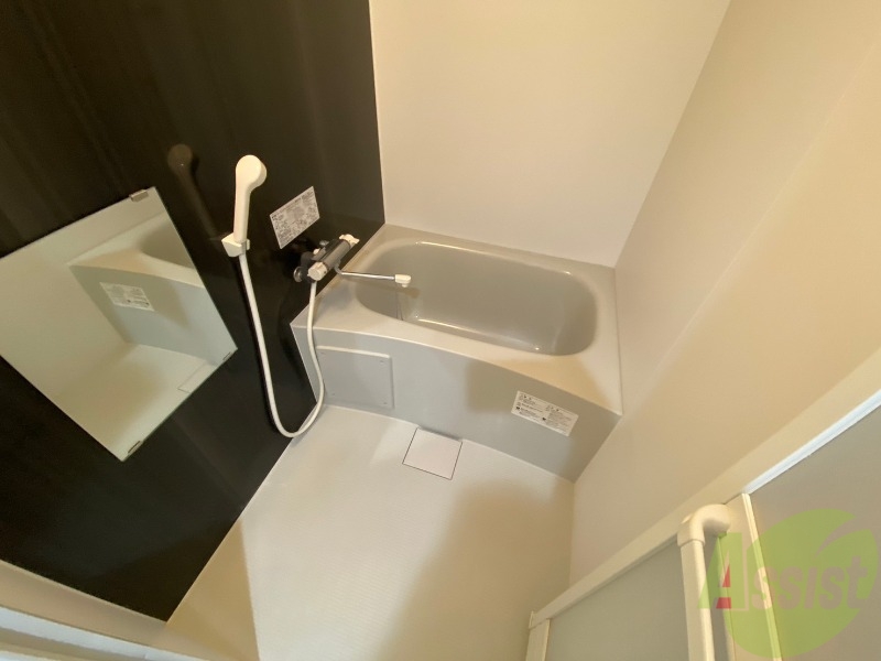 バス・シャワールーム　お風呂になります。一日の疲れを癒してくださいね。