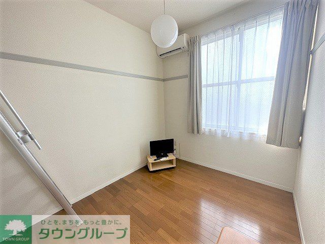 居室・リビング　同物件別部屋写真