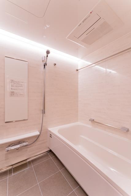 バス・シャワールーム　※写真は同タイプ住戸です。