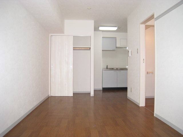 居室・リビング　同物件別号室の写真です。