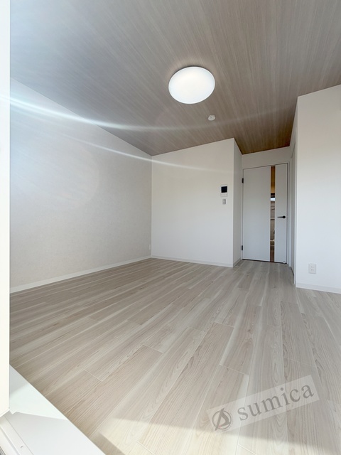 居室・リビング　ホワイトベースで明るい内装♪