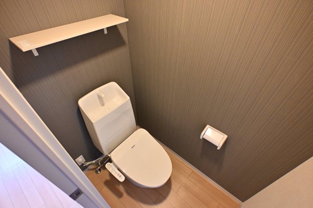 ＪＲ桜井線 京終駅 徒歩11分 2階建 築1年のトイレ写真