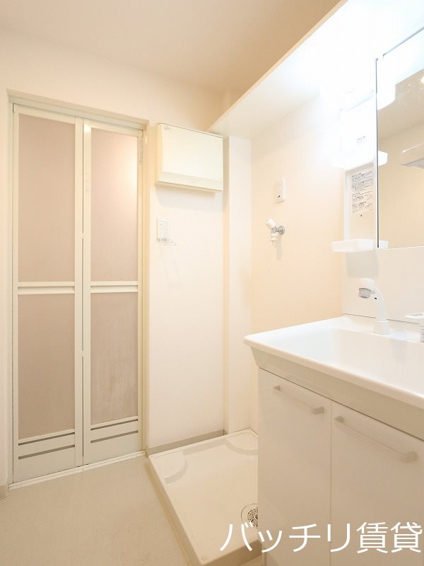 洗面設備　※同型タイプの為、現状を優先いたします。