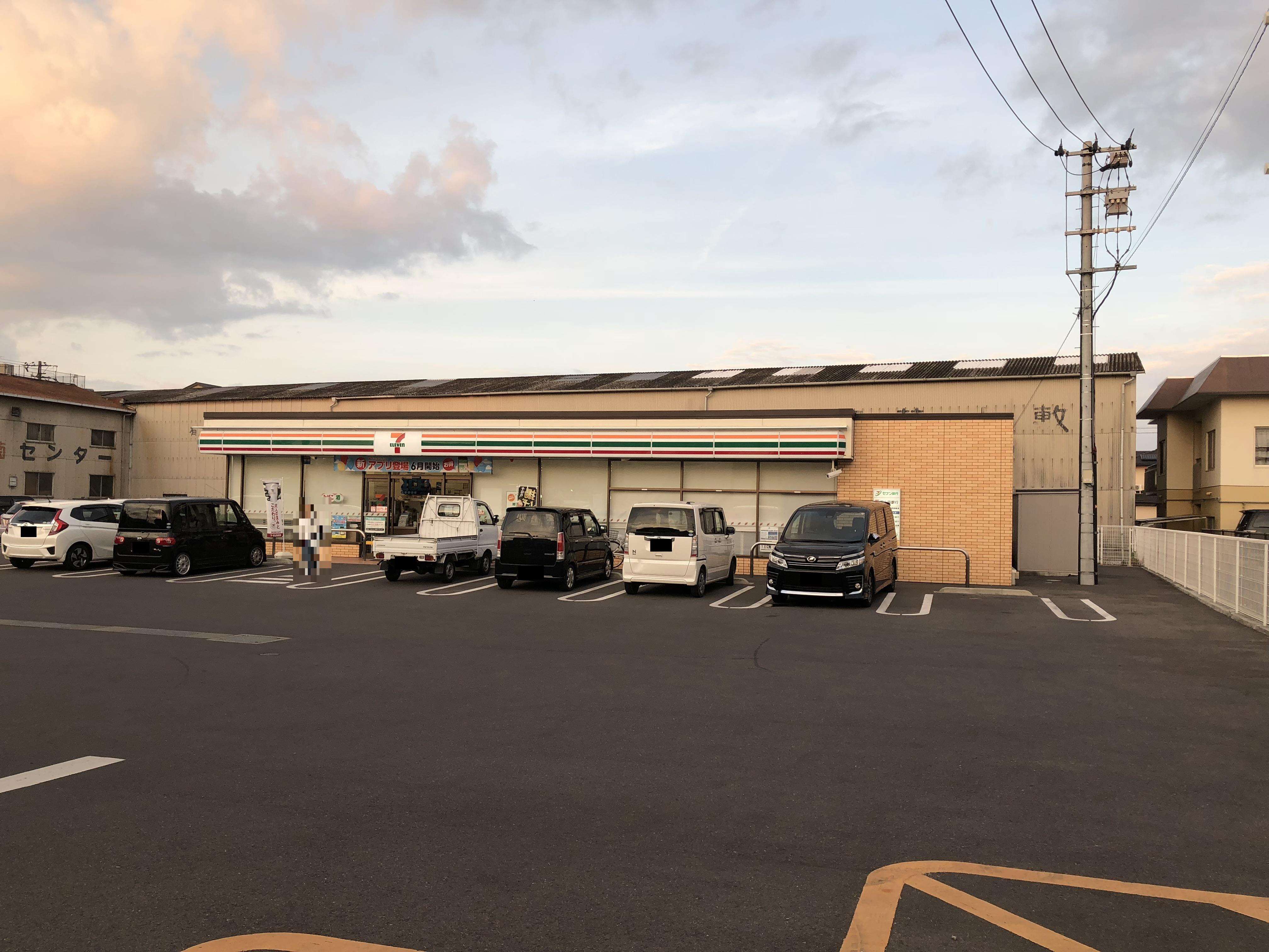 コンビニ　セブンイレブン木太町本村店（コンビニ）まで394m