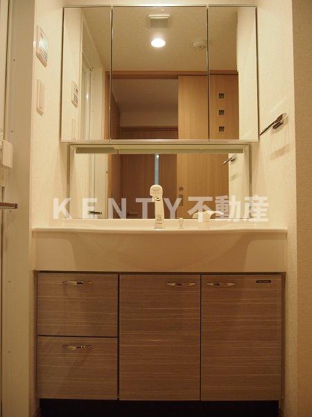 洗面設備　広い洗面スペース