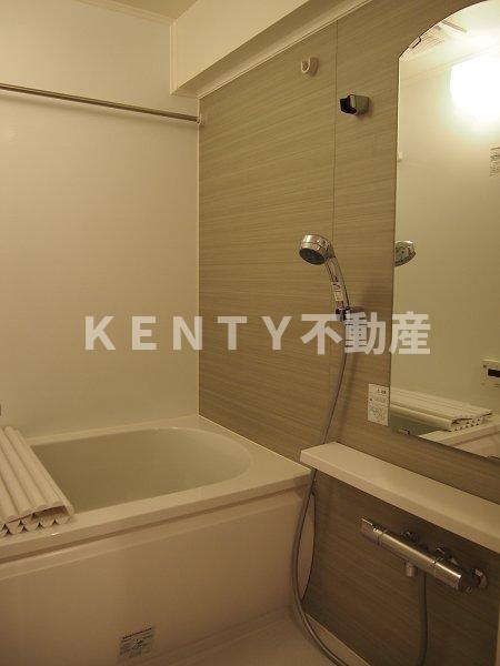 バス・シャワールーム　ゆったり過ごせるお風呂です