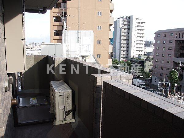 バルコニー　外からの目が気にならないバルコニーで洗濯物が干せます