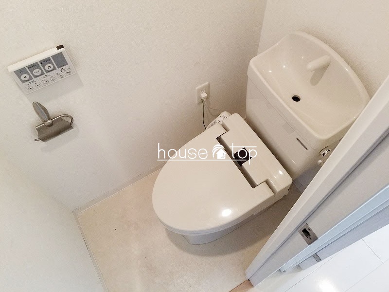 トイレ　ウォシュレット付き！