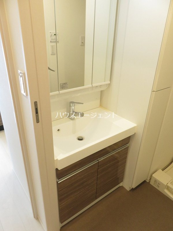 洗面設備　独立洗面台もあります。※参考画像