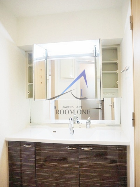 洗面設備　洗面台です。