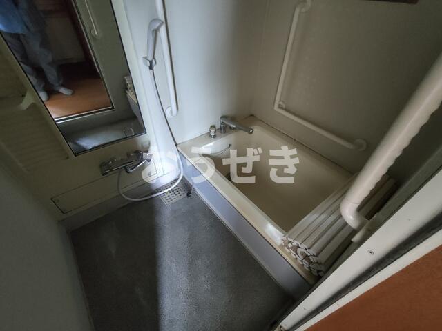 バス・シャワールーム　?