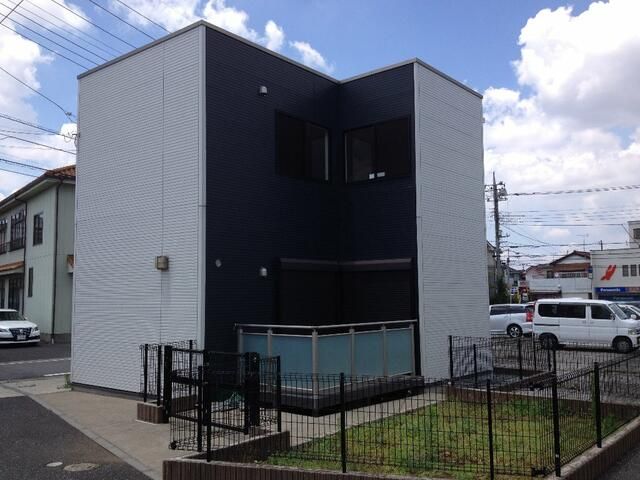 建物外観　落ち着いた雰囲気の外観です