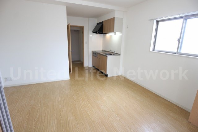 居室・リビング　ゆったりとくつろげる、落ち着きのある居室空間です