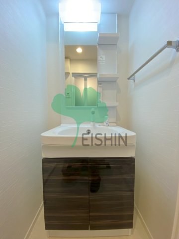 洗面設備　シンプルで使いやすい洗面台です！