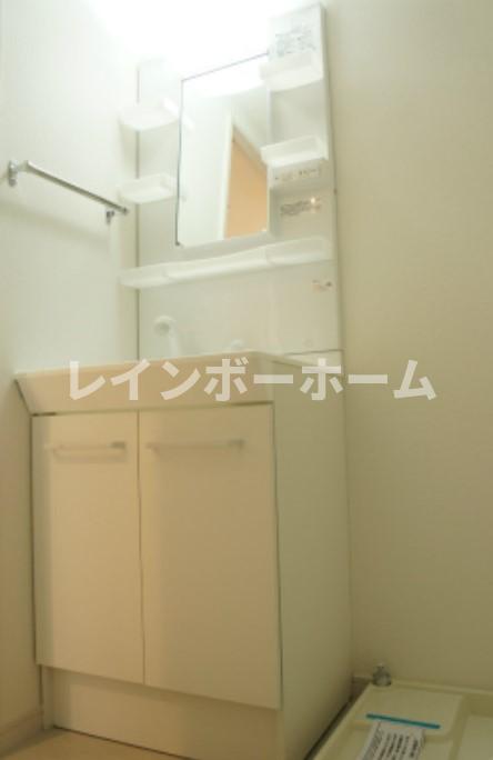 洗面設備　使いやすい洗面所です