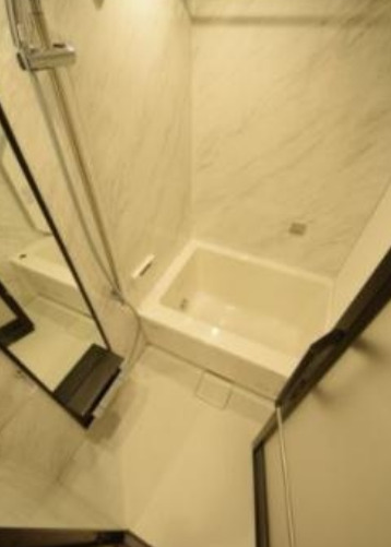 バス・シャワールーム　別部屋の画像を使用しております。