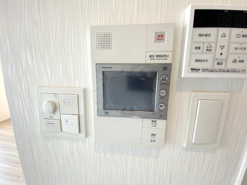 セキュリティ　カラーモニター付きのインターホンです！