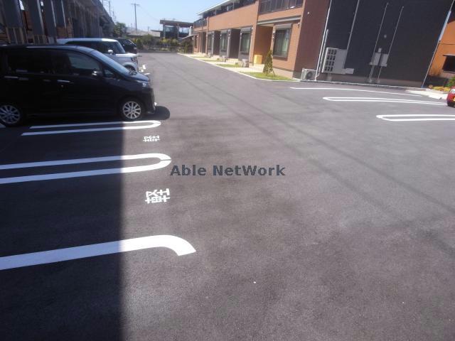 駐車場　駐車場