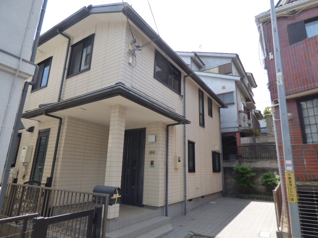 4LDK Apartment in Meguro, Tokyo - Image 1