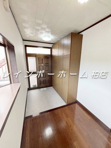 玄関　ゆったりとした玄関です