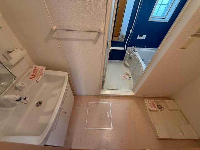 洗面設備　他号室の写真になります。