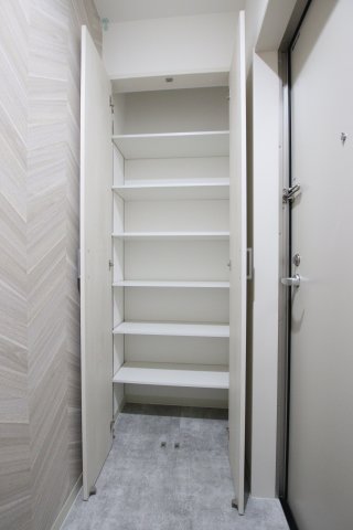 収納　シューズボックス