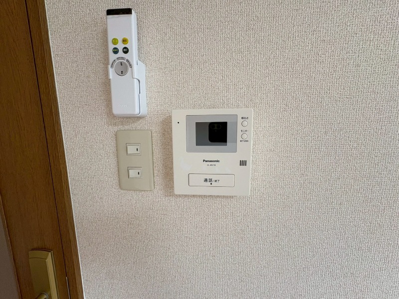 セキュリティ　ＴＶモニター付インターホンです。来客者の顔が見えるので安心！