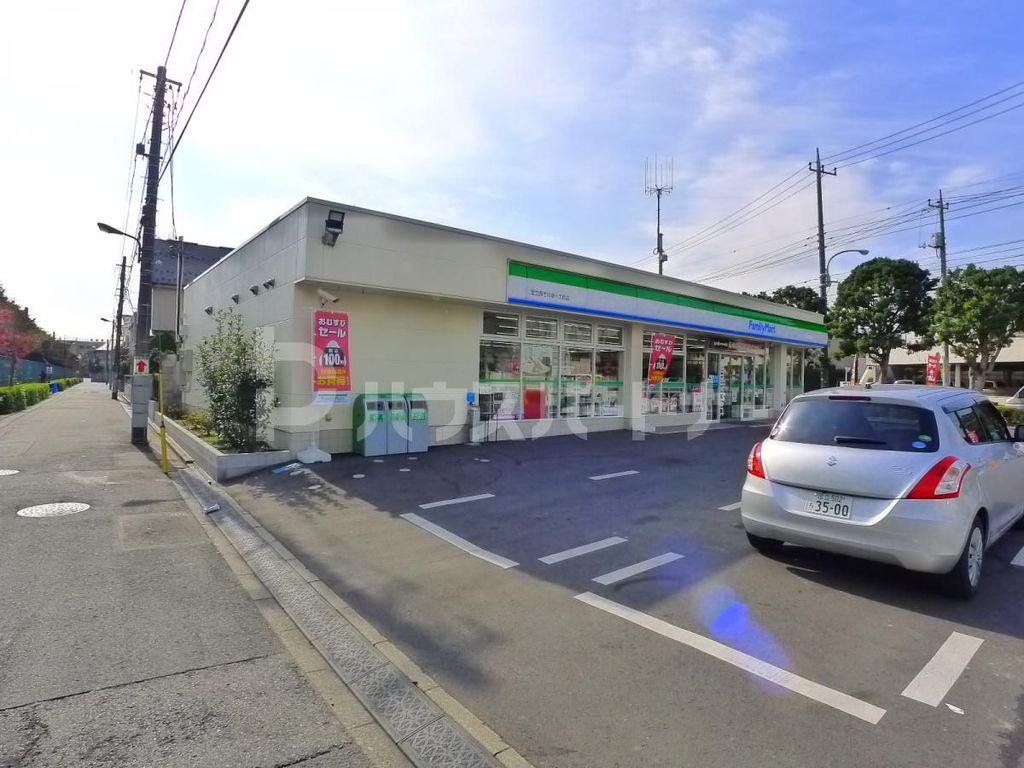 コンビニ　ファミリーマート足立西竹の塚一丁目店（コンビニ）まで90m