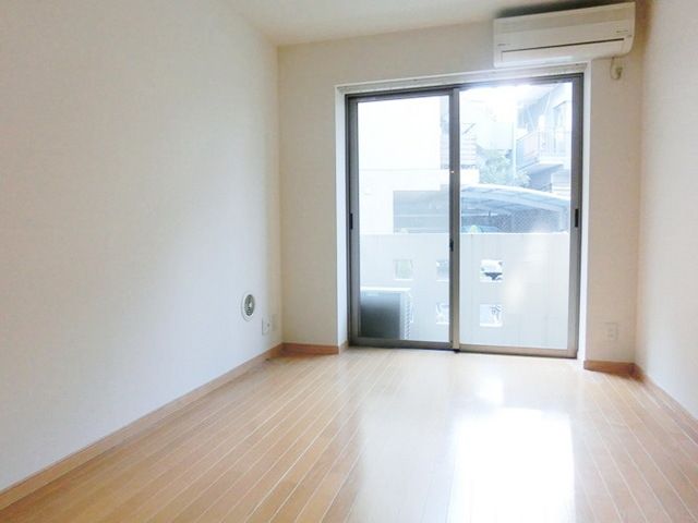 居室・リビング　西向きのお部屋