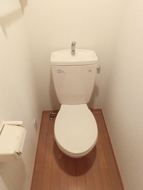トイレ　バストイレ別