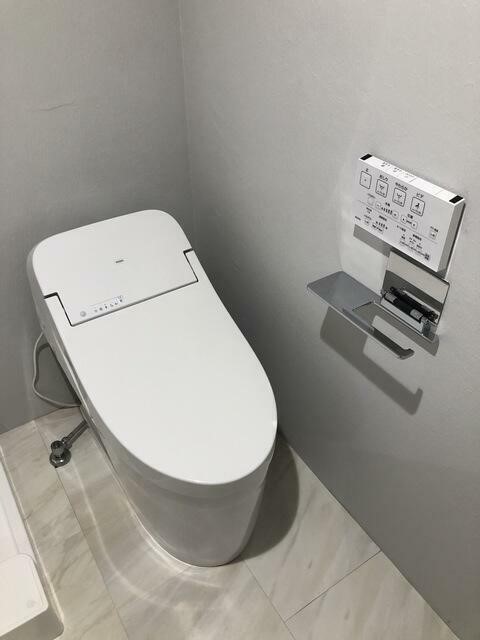 トイレ　温水洗浄便座
