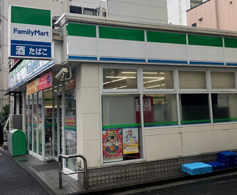 コンビニ　ファミリーマート 東白楽駅前店（コンビニ）まで174m