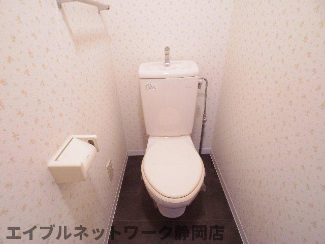 トイレ　コンパクトで使いやすいトイレです