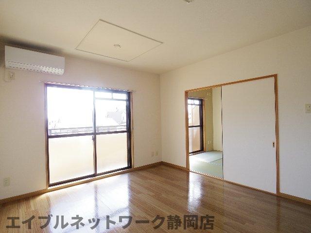 2LDK Mansion in Aoi-ku, Shizuoka, Shizuoka — photo 3 of 3