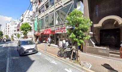 ショッピングセンター　三軒茶屋銀座商店街（ショッピングセンター）まで172m