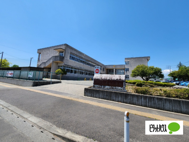 小学校　一関市立赤荻小学校（小学校）まで374m