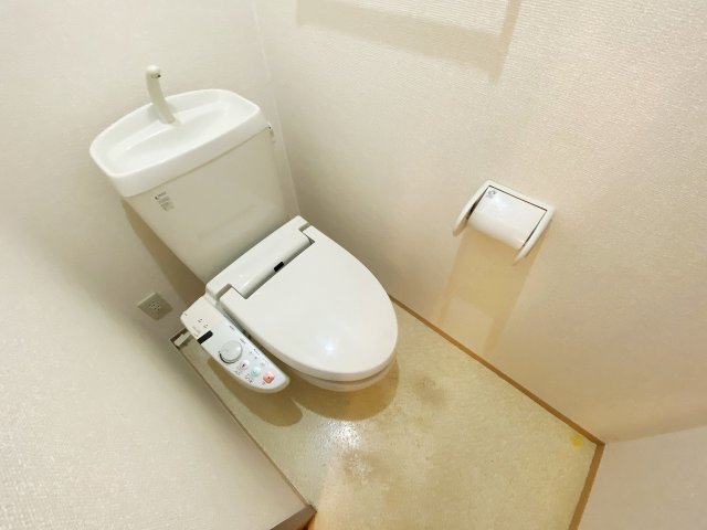 トイレ　別号室の参考写真です。