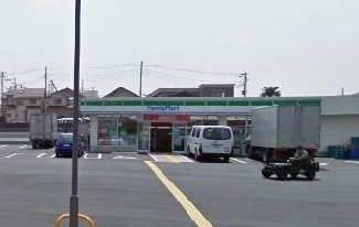 コンビニ　ファミリーマート（コンビニ）まで290m