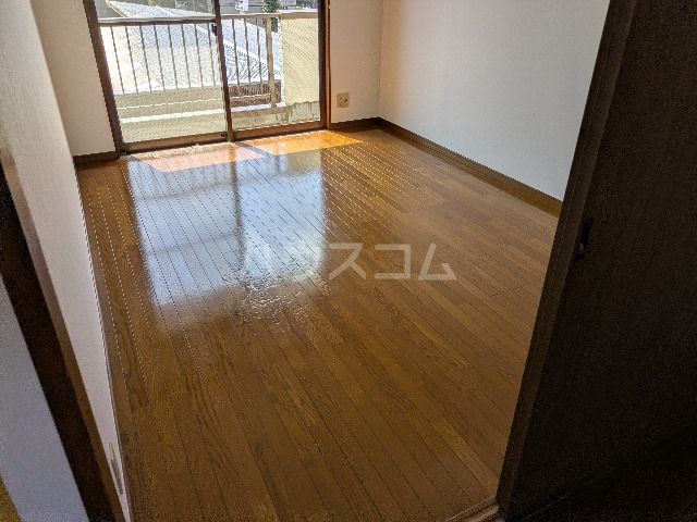 アネックス北久里浜の居間写真