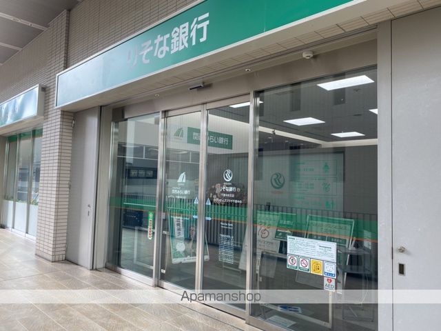 銀行　（株）りそな銀行／千里中央支店（銀行）まで284m
