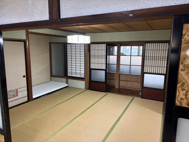 胎内市西条町戸建の居間写真