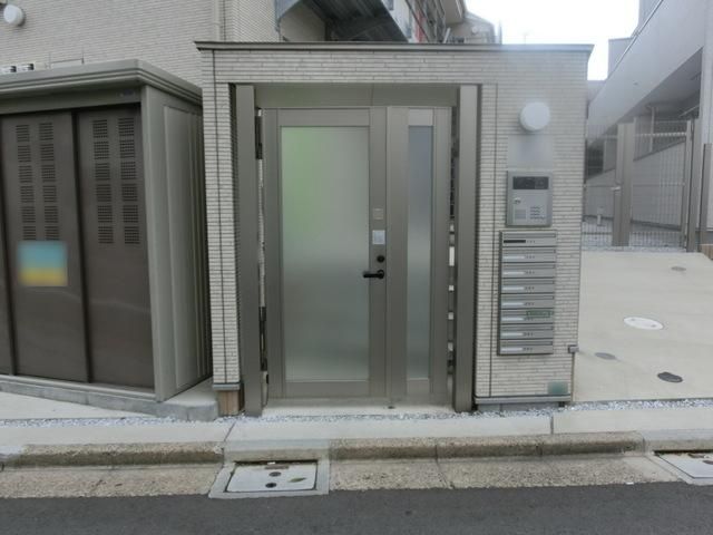 エントランス　★オートロック付のエントランスです★