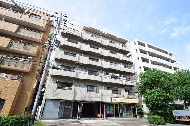 菅原大発マンションの外観写真