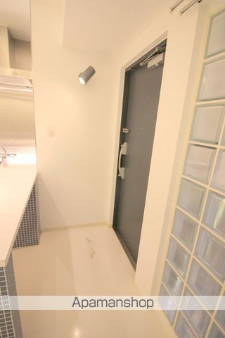 地下鉄御堂筋線 本町駅 徒歩7分 14階建 築20年の玄関写真