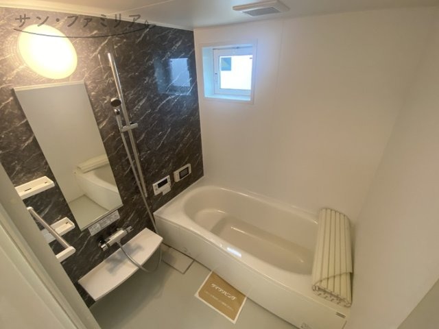 バス・シャワールーム　同一物件別部屋写真
