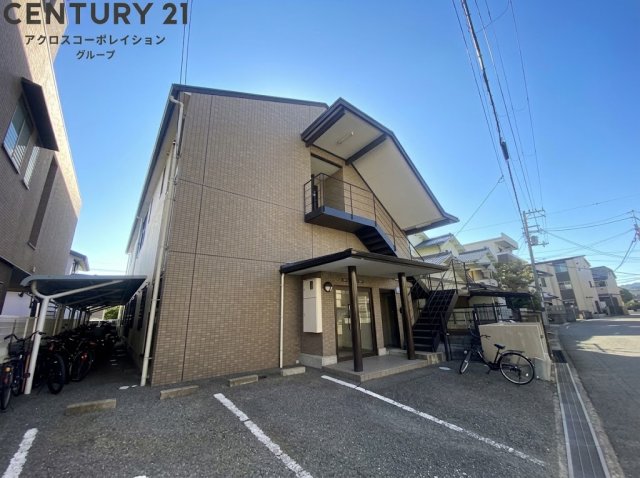建物外観　敷地内に駐車場・駐輪場あります！